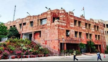 जेएनयू विद्यार्थ्यांच्या युनियन मतदानासाठी मतदान सुरू होते जेएनयू विद्यार्थ्यांच्या युनियन मतदानासाठी मतदान सुरू होते