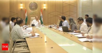 अजित पवार पुण्यातील एम्ससाठी ढकलतो, महाराष्ट्रातील मुख्य प्रकल्पांचा आढावा घेतो