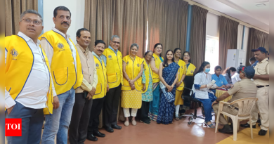 पुणे: कर्करोगासाठी लायन्स क्लब 250 पोलिसांचे पडदे; कामगारांना दिले जाणारे धान्य किट; वर्धापन दिन साजरा केला | पुणे न्यूज