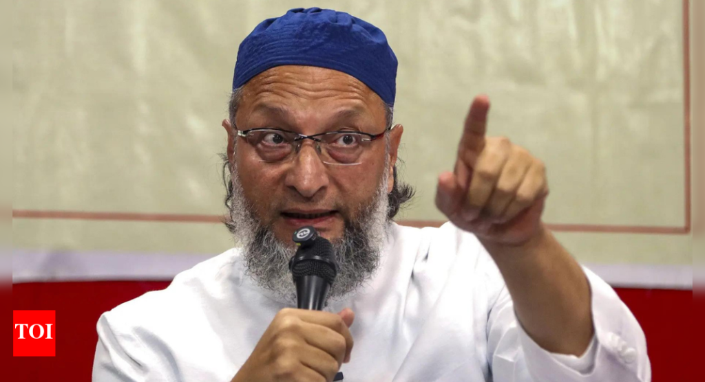 मुस्लिम भारतातील हिंदू लोकसंख्येपेक्षा कधीच जास्त राहणार नाहीत, असे पुण्यातील आयमिम चीफ असदुद्दीन ओवैसी म्हणतात