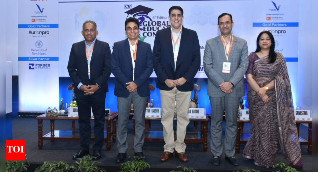 विश्वकर्मा युनिव्हर्सिटी, पुणे यांनी जागतिकीकरणात उत्कृष्टतेसाठी एफआयसीसीआय पुरस्कार जिंकला पुणे न्यूज