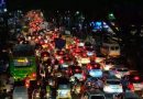 व्हीआयपी चळवळ आणि उत्सव उन्माद शहर रस्ते पार्किंगमध्ये वळवा