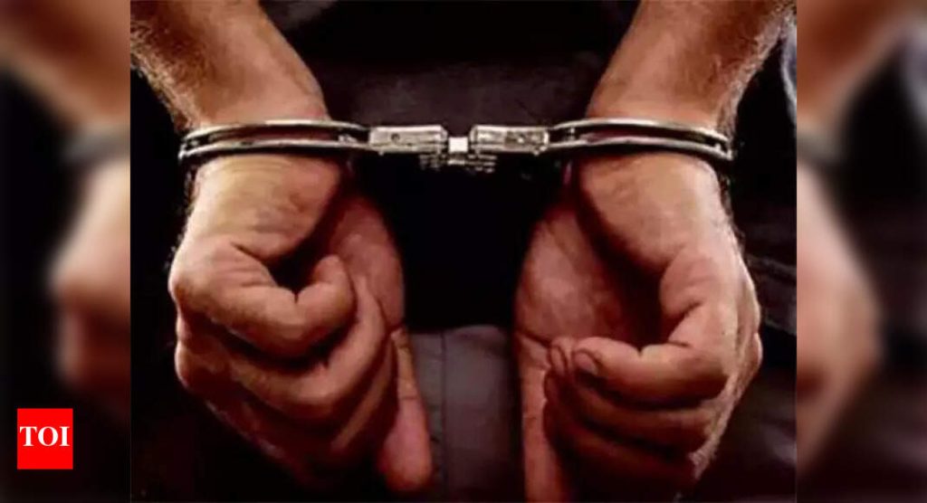 पुण्यातील वानवरी येथे फटाक्यांवरून झालेल्या मारहाणीत खाद्यपदार्थ विक्रेत्याचा डोक्याला मार लागून मृत्यू; 1 धरले | पुणे बातम्या