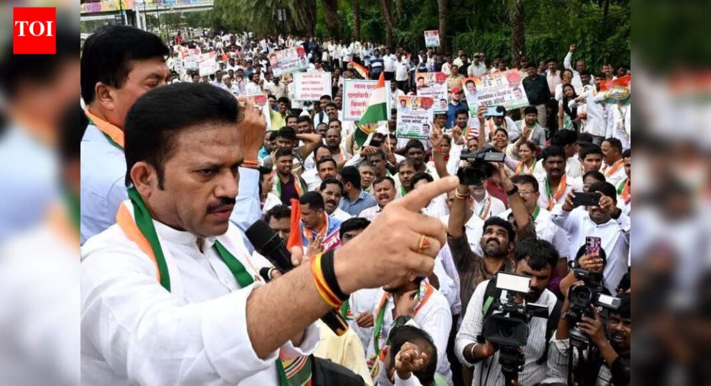 कुर्डुवाडीत सेनेसोबत युती करण्याबाबत राष्ट्रवादी काँग्रेस (एसपी) प्रदेशाध्यक्षांच्या ‘भविष्यातील चिन्ह’ वक्तव्याने वादाला तोंड फुटले आहे.
