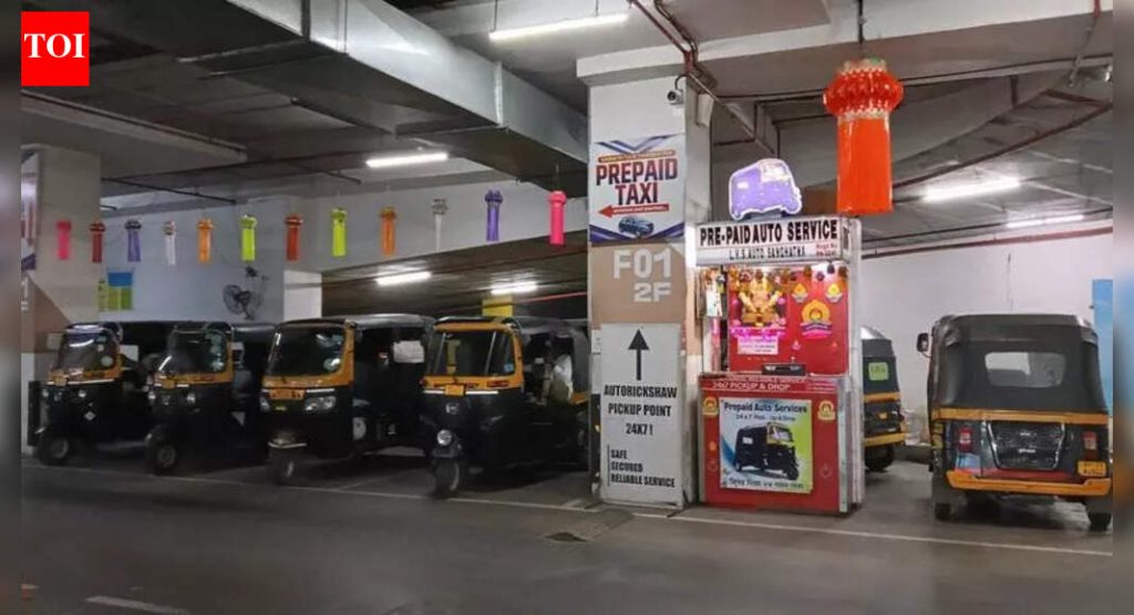 कॅब ऑपरेटर पुणे विमानतळावरून दूरवरच्या स्थळांवर ग्राउंड फ्लायर्सना नेण्यासाठी अतिरिक्त मैल जातात