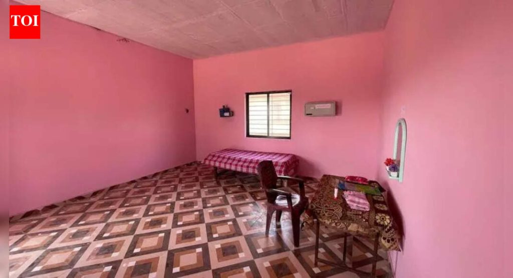 गुलाबी खोल्या शाळेतील किशोरवयीन मुलींसाठी सर्व फरक करतात