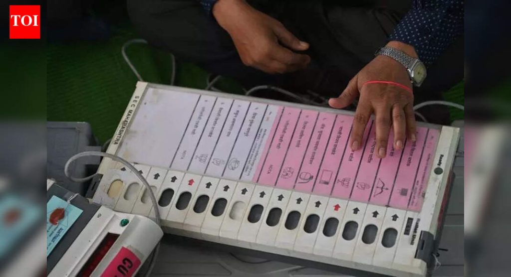 राज्य निवडणूक आयोगाने महामध्ये 60 बिनविरोध विजयांची आकडेवारी संकलित केली कारण नागरी प्रमुखांनी अहवाल सादर करणे सुरू ठेवले आहे