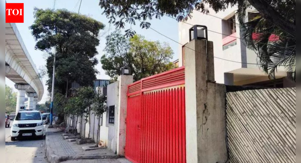 ‘पालकांना बांधून, अंमली पदार्थ टाकून लुटले’: बडतर्फ IAS पूजा खेडकर यांच्या बंगल्यातील चोरीचा तपास सुरू; एफआयआर दाखल व्हायचा आहे