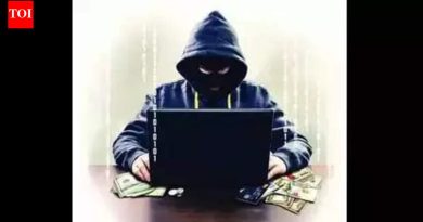 ऑनलाइन शेअर-ट्रेडिंग फसवणुकीसाठी प्रायव्हेट फर्मच्या अधिकृत रु. 22 लाख खर्च होतात