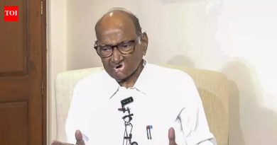 राष्ट्रवादीचे (सपा) अध्यक्ष शरद पवार यांना बरे झाल्यानंतर रुग्णालयातून डिस्चार्ज देण्यात आला आहे