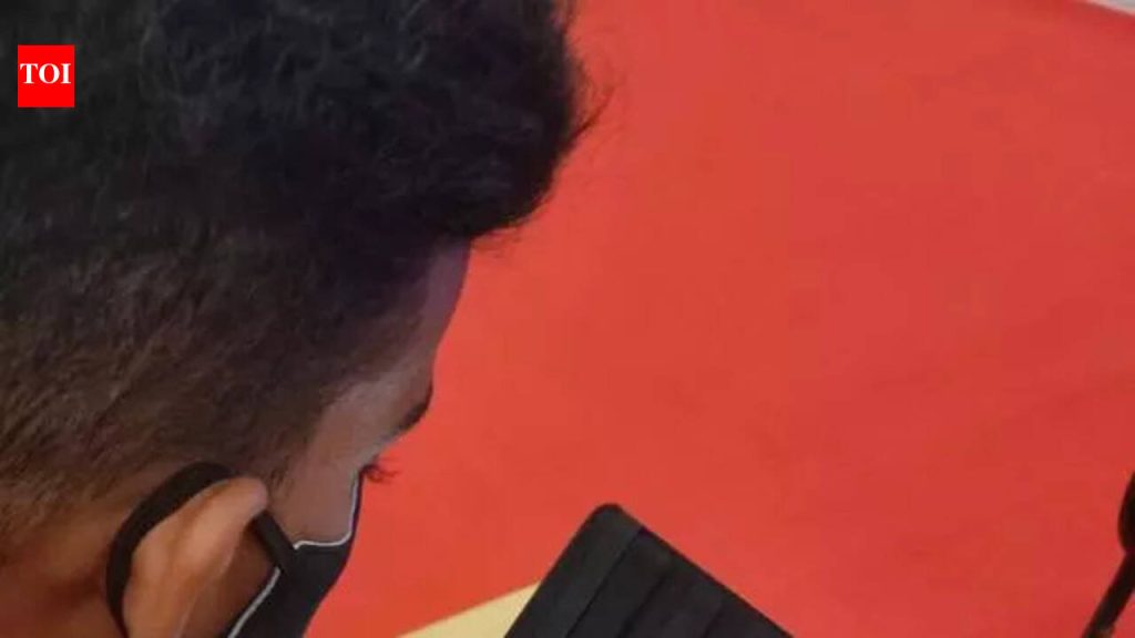 राज्य शिष्यवृत्ती कार्यक्रम फसतो: प्रशासकीय विलंबामुळे विद्यार्थ्यांचे परदेशात शिक्षण घेण्याचे स्वप्न धुळीस मिळते