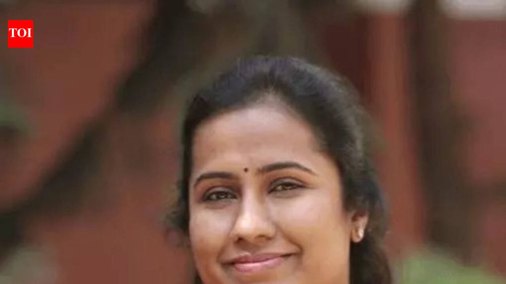 आमदारांनी वारंवार वीजपुरवठा खंडित केल्याने पुणे जिल्ह्यातील वीज पायाभूत सुविधांना चालना देण्यासाठी मंत्र्यांचे 1,100 कोटी रुपयांचे आश्वासन