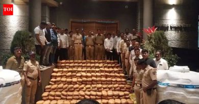 बारामतीजवळ २.४ कोटी किमतीचा ४७९ किलो गांजा जप्त बारामतीजवळ २.४ कोटी किमतीचा ४७९ किलो गांजा जप्त