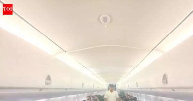 पश्चिम आशियातील संघर्षामुळे परदेशात अडकलेले भारतीय, विमानसेवा पुन्हा सुरू होण्याची वाट पाहत भीतीने जगत आहेत पश्चिम आशियातील संघर्षामुळे परदेशात अडकलेले भारतीय, विमानसेवा पुन्हा सुरू होण्याची वाट पाहत भीतीने जगत आहेत