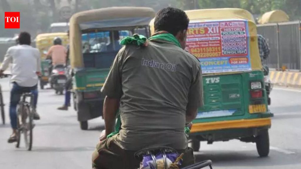 व्यावसायिक एलपीजी पुरवठ्यावर बंदी नाही; वितरक, आदरातिथ्य संस्थांमधील गोंधळानंतर मंत्रालयाने आदेश स्पष्ट केले