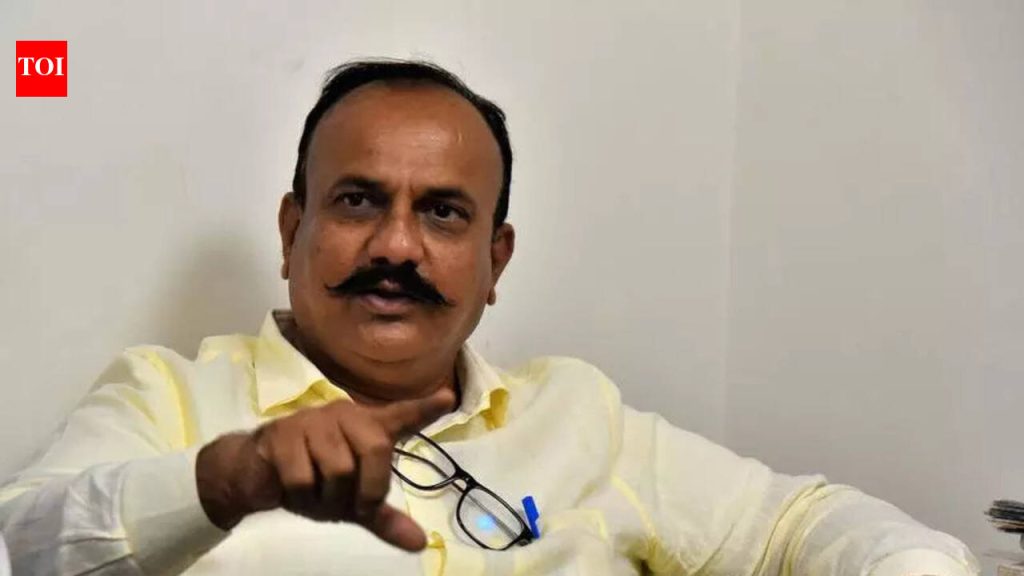 दाभोलकरांचा वारसा पुढे नेणाऱ्या फडणवीसांबाबत सुप्रिया यांची टिप्पणी ‘निराशाजनक’; विधानाचा चुकीचा अर्थ काढल्याचे बारामतीचे खासदार म्हणतात