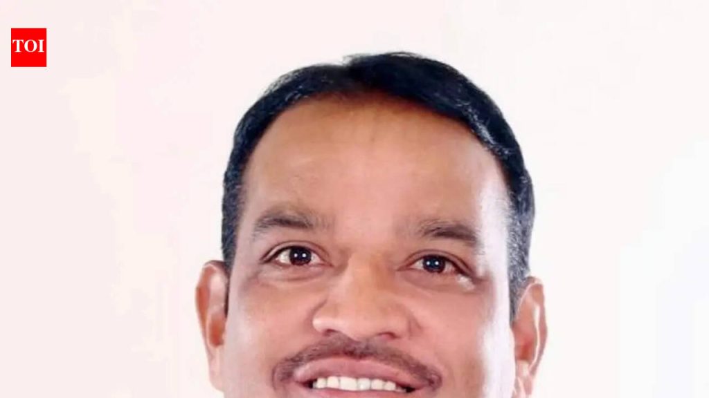मावळचे खासदार श्रीरंग बारणे यांनी रखडलेला पवना पाइपलाइन प्रकल्प पुन्हा सुरू करण्यासाठी सर्वपक्षीय बैठक घेतली.
