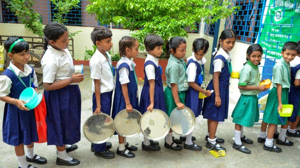 FDA शाळेच्या कॅन्टीन आणि दुपारच्या जेवणावर लक्ष केंद्रित करते | पुणे बातम्या