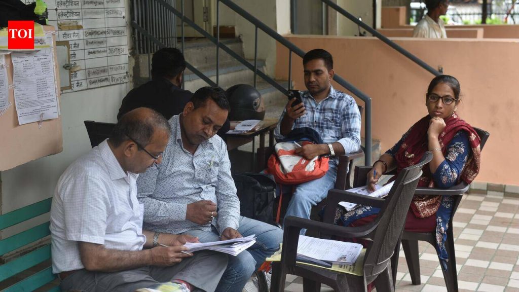दिवसा घरापासून दूर? शहरी मतदारांसाठी बीएलओ संध्याकाळच्या फेऱ्या करणार | पुणे बातम्या