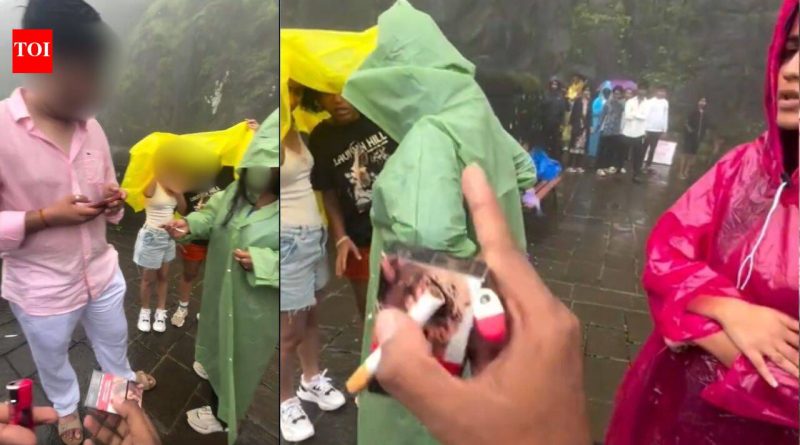 ‘हे आमचे मंदिर आहे’: दिल्लीतील पर्यटकांना महाराष्ट्राच्या लोहगड किल्ल्यावर धुम्रपान करण्यासाठी स्थानिकाने शिकविले